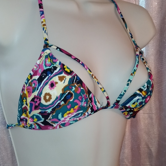 Bikini.top - Picture 2 of 4